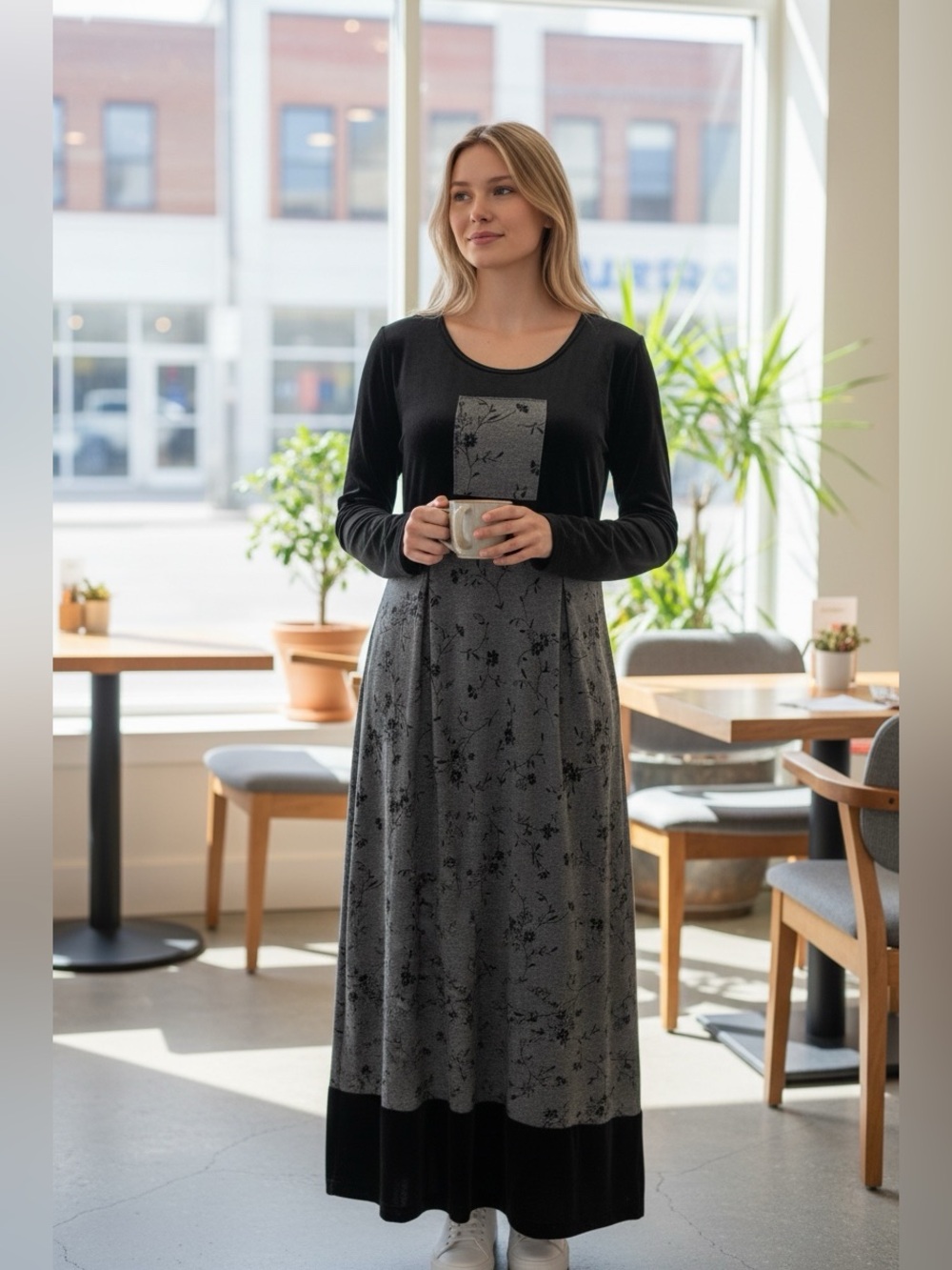 🫶🏻 Vintage NWT Studio Ease Long Sleeve Velvet Black and Gray Floral Maxi Dress